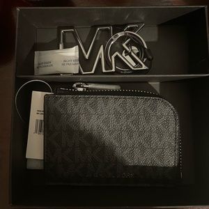 Michael Kors Logo Wallet and Keychain Gift Set